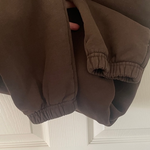 ALO Yoga Dark Brown Sweatpants Zip Pockets Elastic Waistband Size Medium - Picture 5 of 6